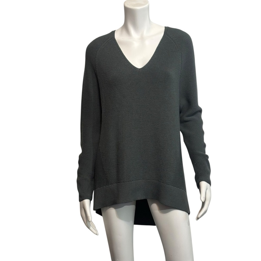 Athleta Hanover V-Neck Sweater Merino wool Blend oversized knit Sz M - Picture 4 of 8